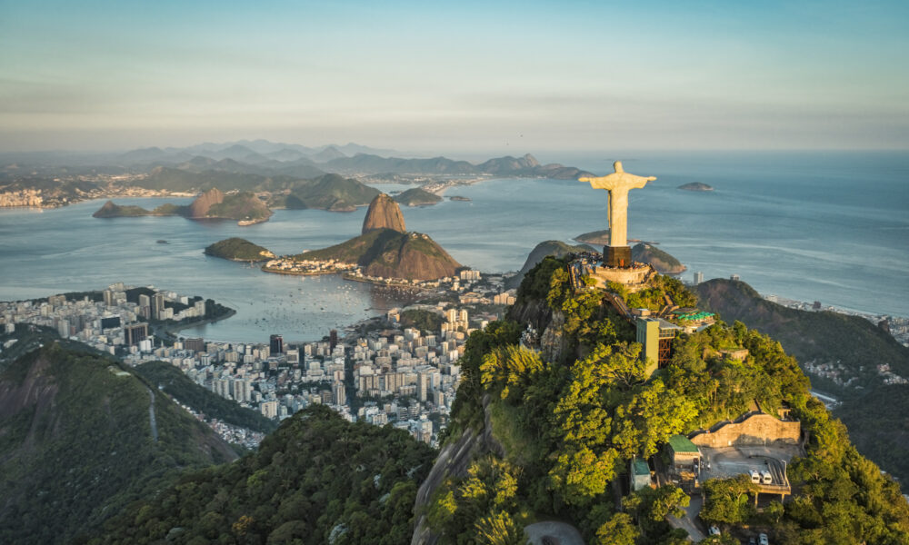 Top 7 Facts That Make Cristo Redentor an Iconic Statue - Just In Time ...